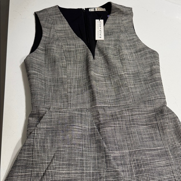 💝 Alice + Olivia long ruffle dress 2 - Picture 10 of 14